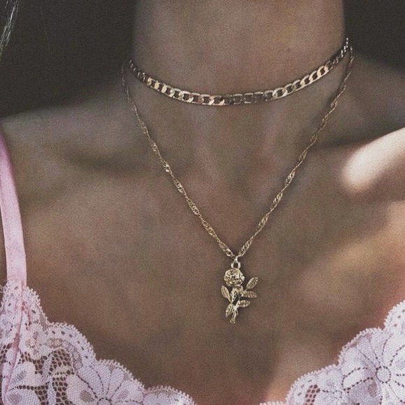 Jewelry - 3/$30 💛 Rose Layered Necklace